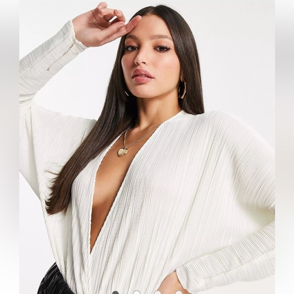ASOS DESIGN Tall plisse long sleeve bodysuit in ecru - Picture 1 of 14